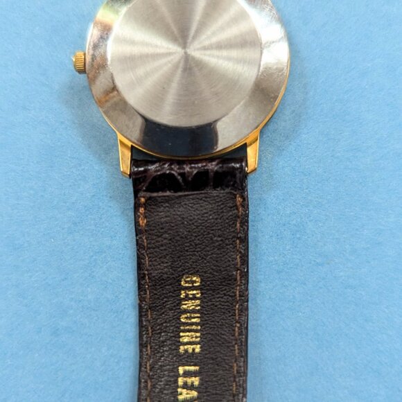 KDWB 101.3 WATCH. RADIO STATION IN MINNEAPOLIS, MN CIRCA 1991 - Picture 2 of 5